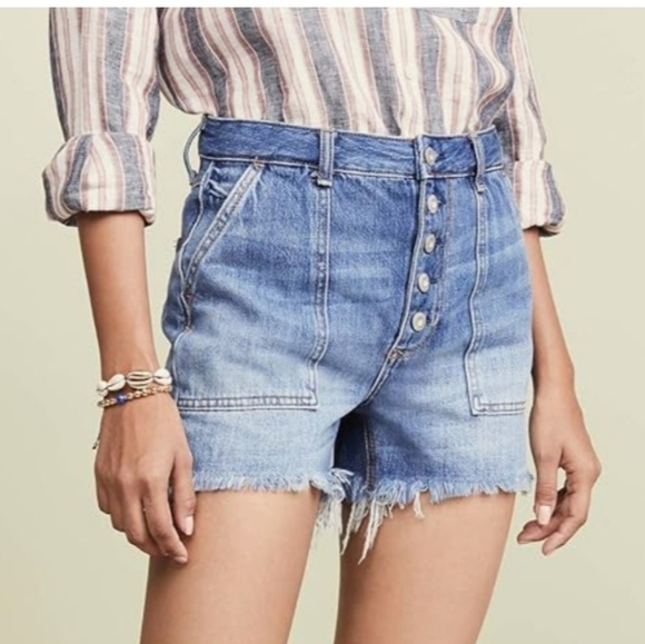 WE THE FREE JESSIE CARPENTER DISTRESSED HEM DENIM SHORTS SIZE 24 - Picture 1 of 14